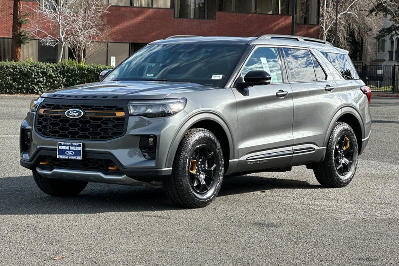 Ford Explorer Vehicle Full-screen Gallery Image 07