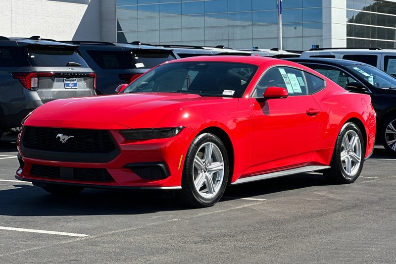 Ford Mustang Vehicle Full-screen Gallery Image 07