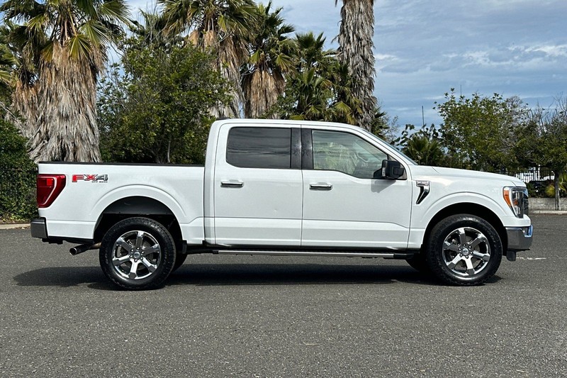 Ford F-150 Vehicle Full-screen Gallery Image 02
