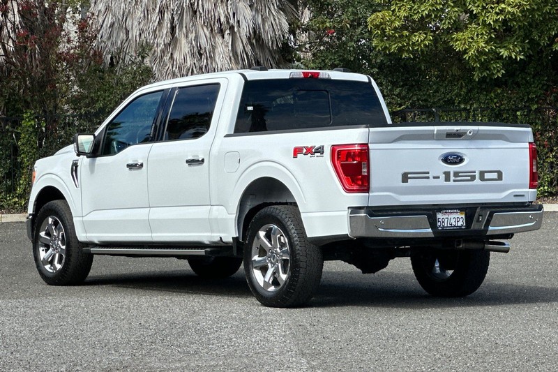 Ford F-150 Vehicle Full-screen Gallery Image 05