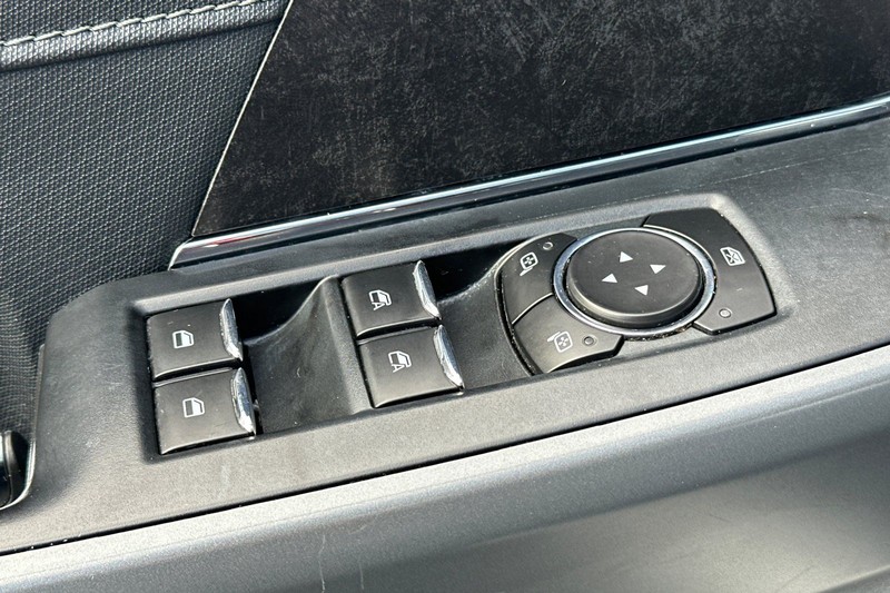 Ford F-150 Vehicle Full-screen Gallery Image 11