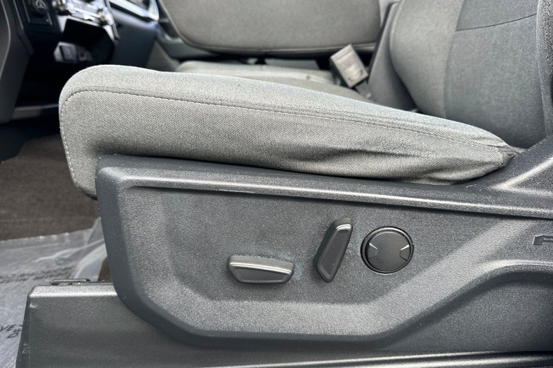 Ford F-150 Vehicle Full-screen Gallery Image 12