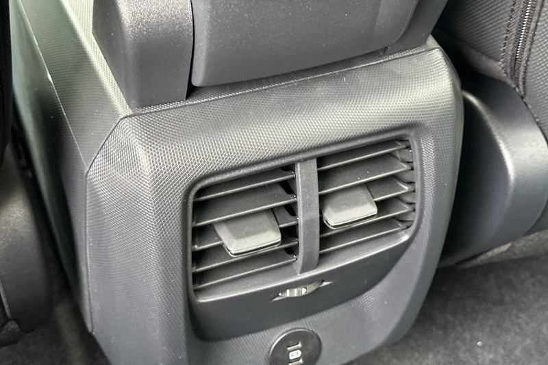 Ford Mustang Mach-E Vehicle Full-screen Gallery Image 13