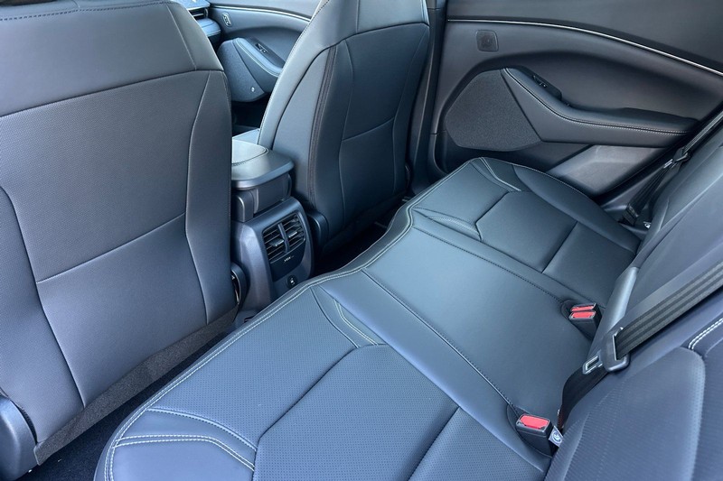 Ford Mustang Mach-E Vehicle Full-screen Gallery Image 12