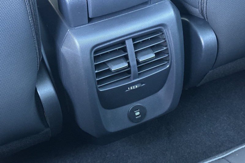 Ford Mustang Mach-E Vehicle Full-screen Gallery Image 13