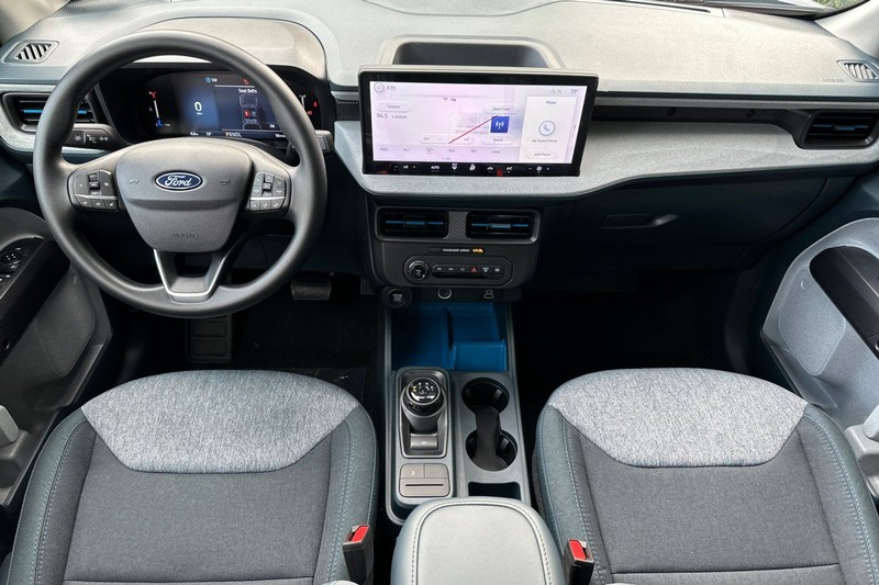 Ford Maverick Vehicle Full-screen Gallery Image 13