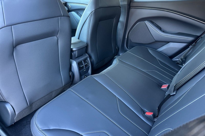 Ford Mustang Mach-E Vehicle Full-screen Gallery Image 12