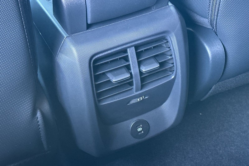 Ford Mustang Mach-E Vehicle Full-screen Gallery Image 13