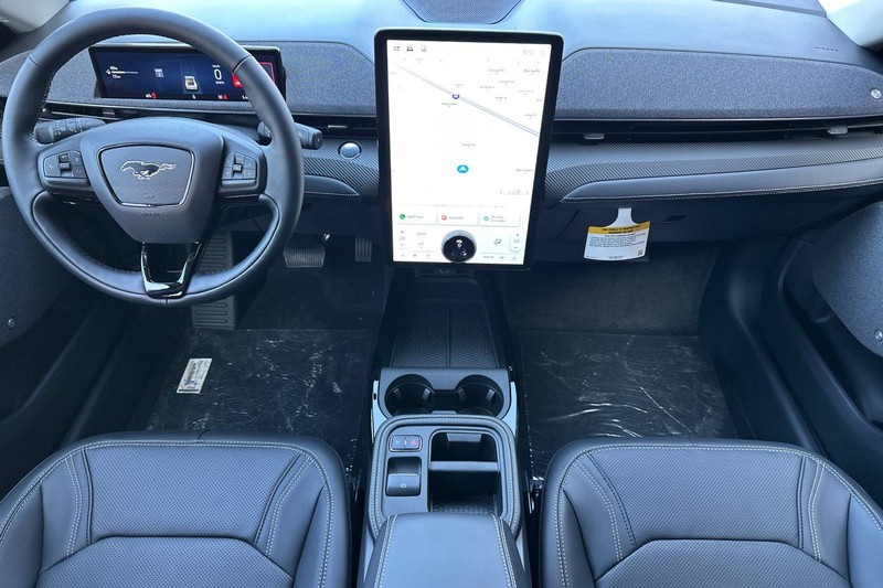 Ford Mustang Mach-E Vehicle Full-screen Gallery Image 14