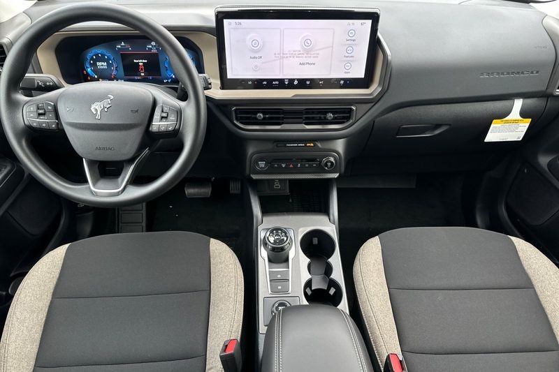 Ford Bronco Sport Vehicle Full-screen Gallery Image 14