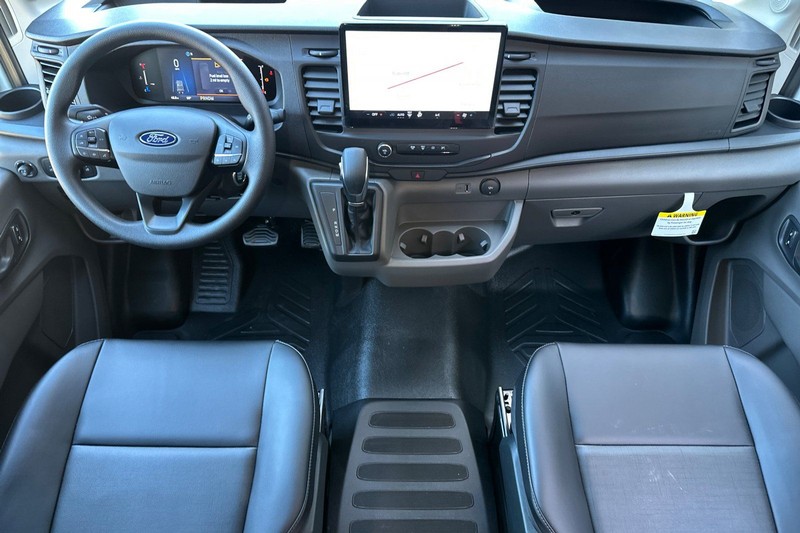 Ford Transit-250 Vehicle Full-screen Gallery Image 13