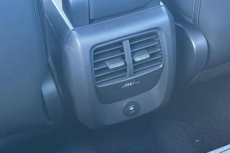 Ford Mustang Mach-E Vehicle Full-screen Gallery Image 13