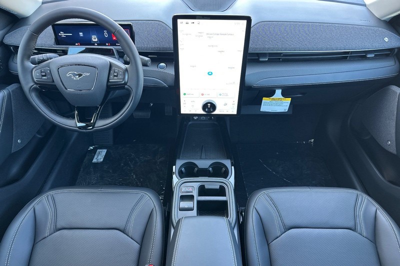 Ford Mustang Mach-E Vehicle Full-screen Gallery Image 14