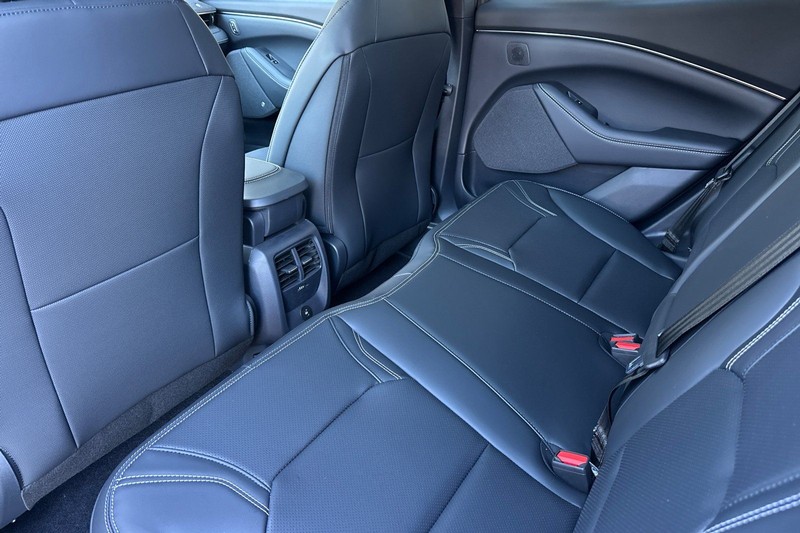 Ford Mustang Mach-E Vehicle Full-screen Gallery Image 12