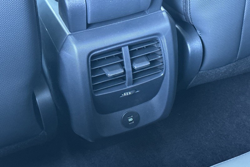 Ford Mustang Mach-E Vehicle Full-screen Gallery Image 13