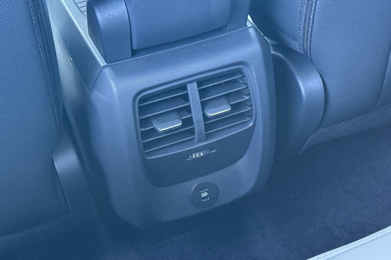 Ford Mustang Mach-E Vehicle Full-screen Gallery Image 13