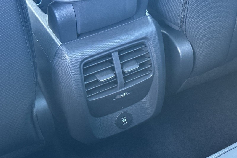 Ford Mustang Mach-E Vehicle Full-screen Gallery Image 13