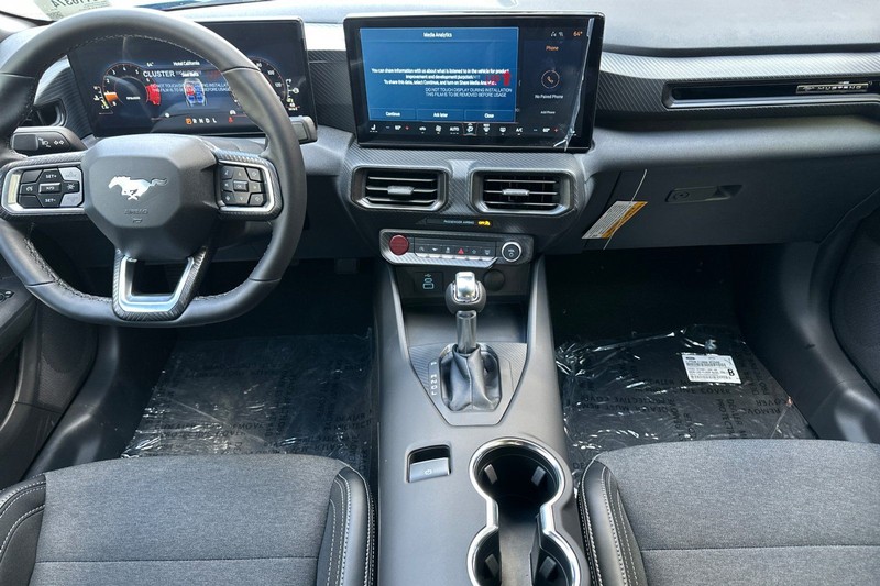 Ford Mustang Vehicle Full-screen Gallery Image 13