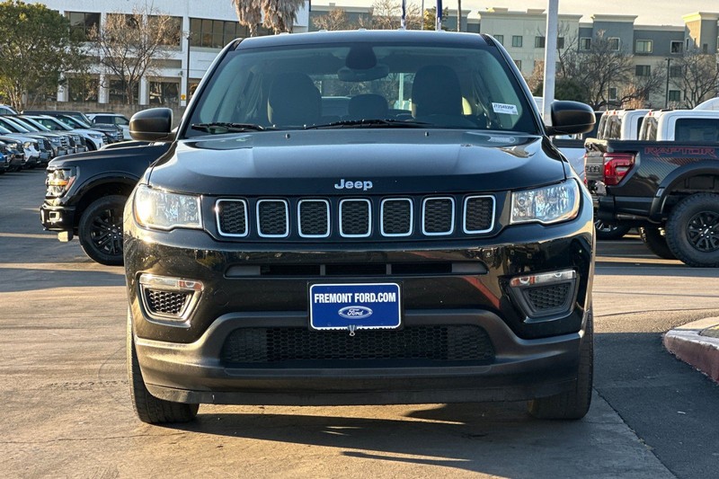 Jeep Compass Vehicle Full-screen Gallery Image 08