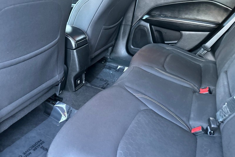 Jeep Compass Vehicle Full-screen Gallery Image 13