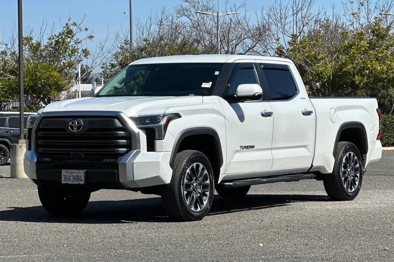 Toyota Tundra Vehicle Full-screen Gallery Image 07