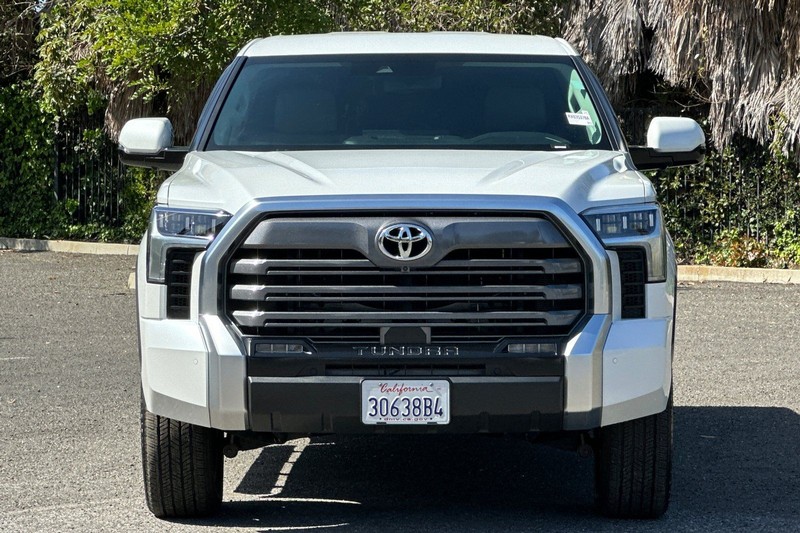 Toyota Tundra Vehicle Full-screen Gallery Image 08