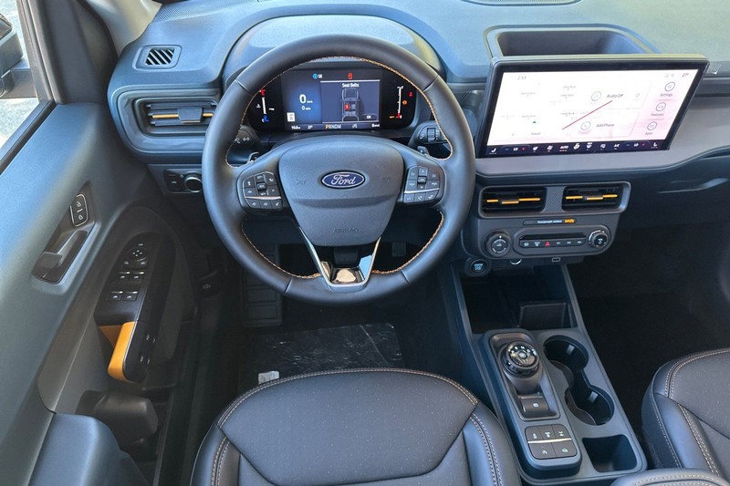 Ford Maverick Vehicle Full-screen Gallery Image 15