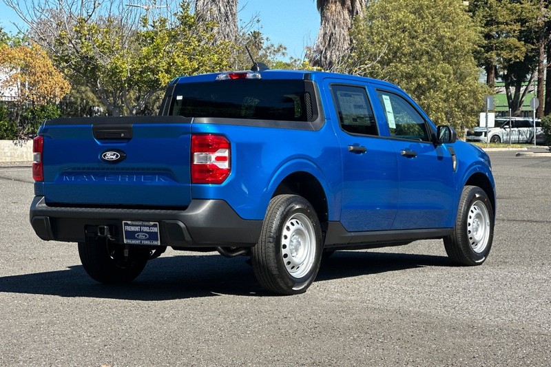 Ford Maverick Vehicle Full-screen Gallery Image 03