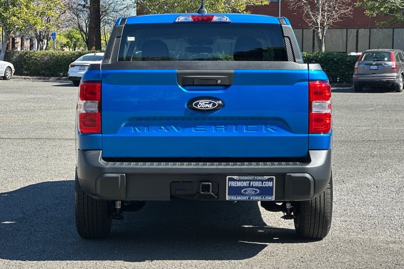 Ford Maverick Vehicle Full-screen Gallery Image 04