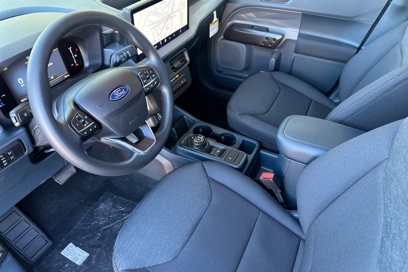 Ford Maverick Vehicle Full-screen Gallery Image 09