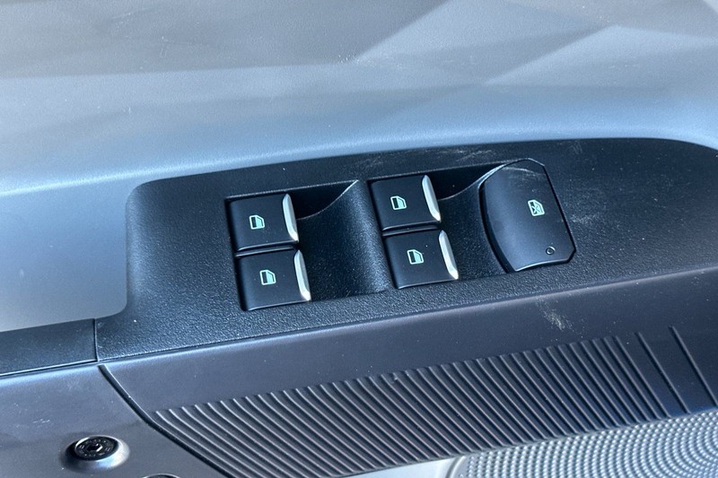 Ford Maverick Vehicle Full-screen Gallery Image 11