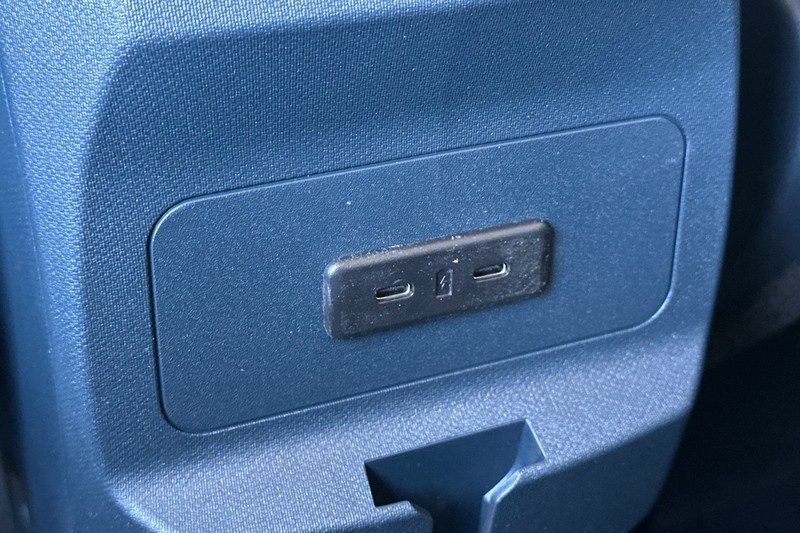 Ford Maverick Vehicle Full-screen Gallery Image 13