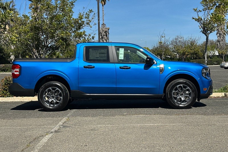 Ford Maverick Vehicle Full-screen Gallery Image 02