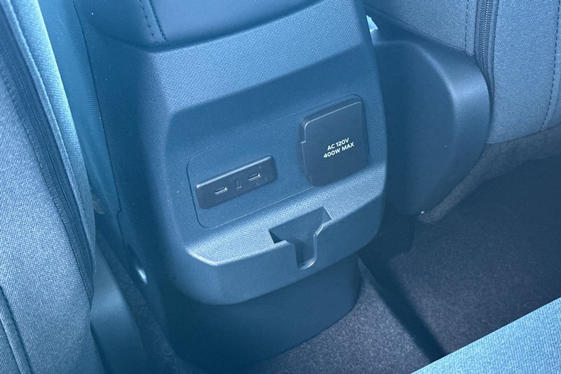 Ford Maverick Vehicle Full-screen Gallery Image 13