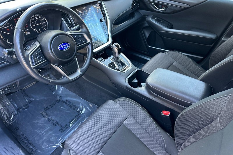 Subaru Outback Vehicle Full-screen Gallery Image 09