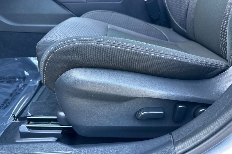 Subaru Outback Vehicle Full-screen Gallery Image 12