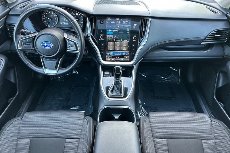 Subaru Outback Vehicle Full-screen Gallery Image 14