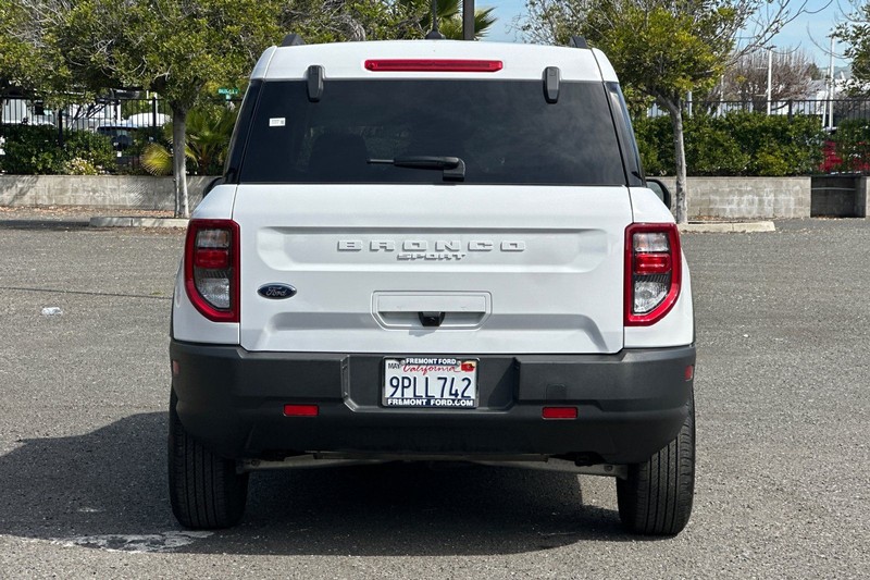Ford Bronco Sport Vehicle Full-screen Gallery Image 04