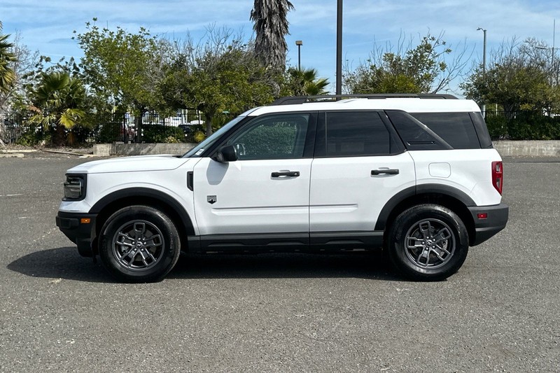 Ford Bronco Sport Vehicle Full-screen Gallery Image 06