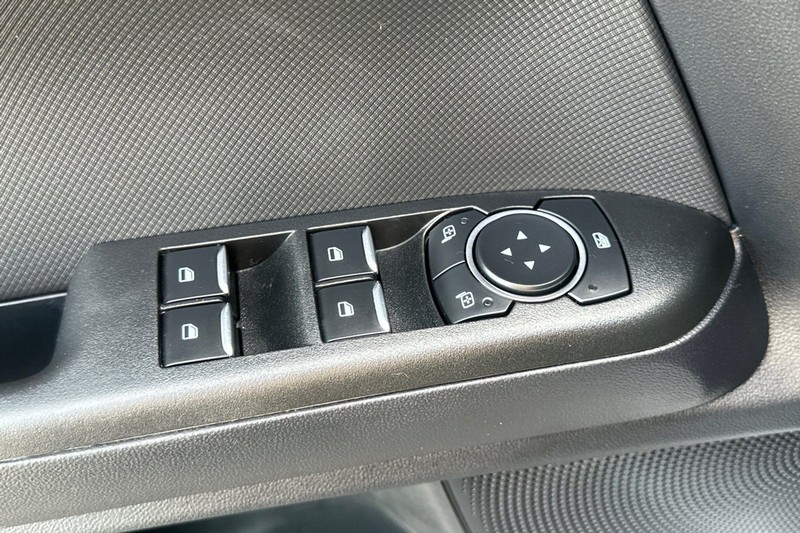 Ford Bronco Sport Vehicle Full-screen Gallery Image 11