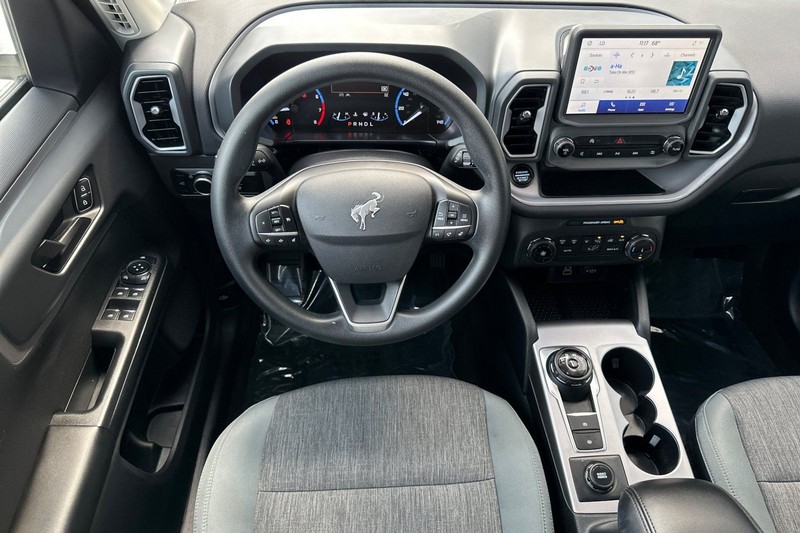 Ford Bronco Sport Vehicle Full-screen Gallery Image 15