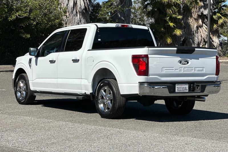 Ford F-150 Vehicle Full-screen Gallery Image 05