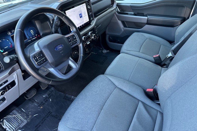 Ford F-150 Vehicle Full-screen Gallery Image 10