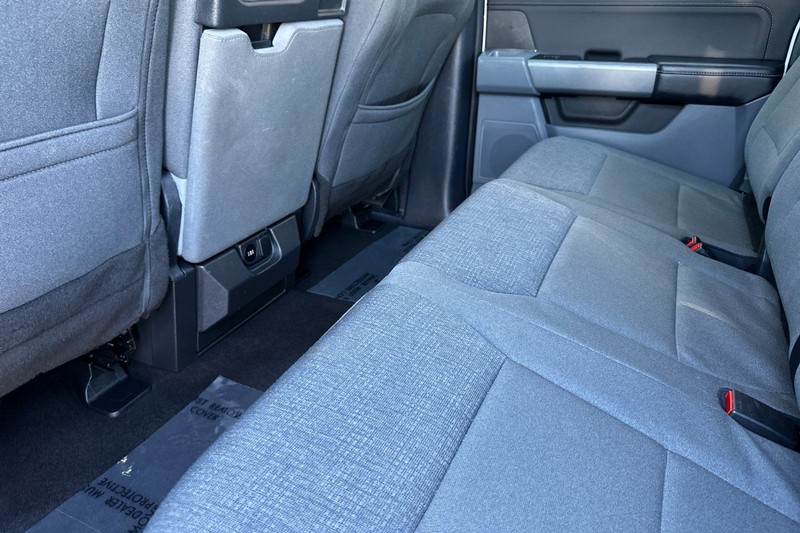 Ford F-150 Vehicle Full-screen Gallery Image 14