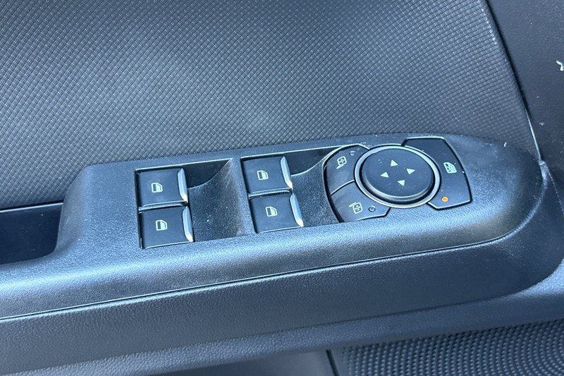 Ford Bronco Sport Vehicle Full-screen Gallery Image 11