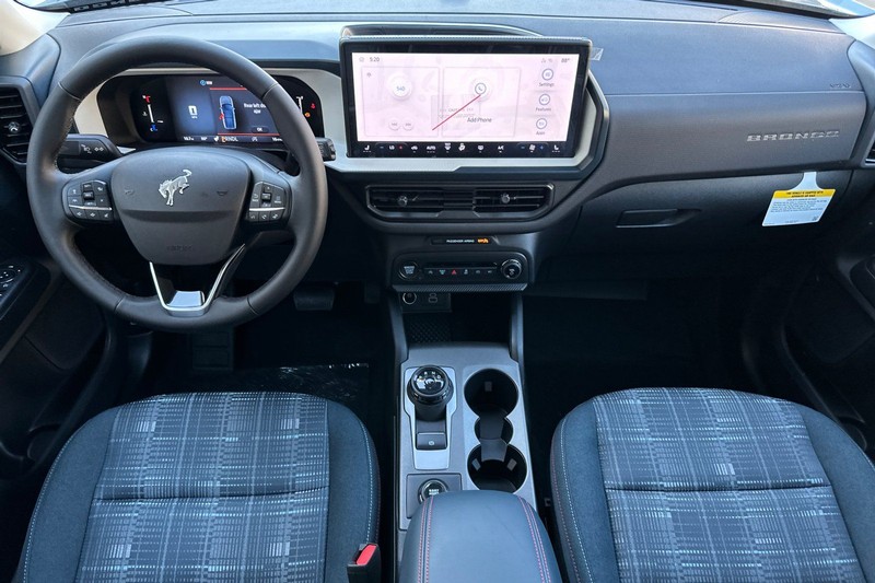 Ford Bronco Sport Vehicle Full-screen Gallery Image 14