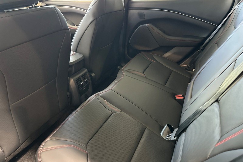 Ford Mustang Mach-E Vehicle Full-screen Gallery Image 12