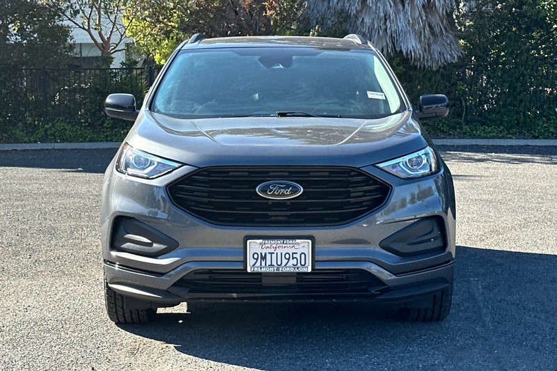 Ford Edge Vehicle Full-screen Gallery Image 08