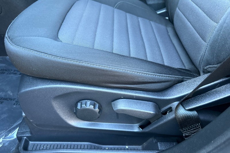 Ford Edge Vehicle Full-screen Gallery Image 12