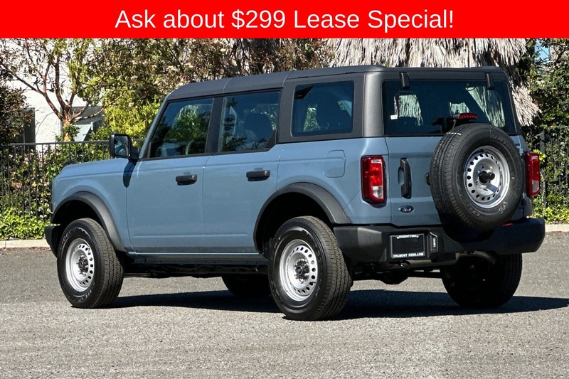 Ford Bronco Vehicle Full-screen Gallery Image 05